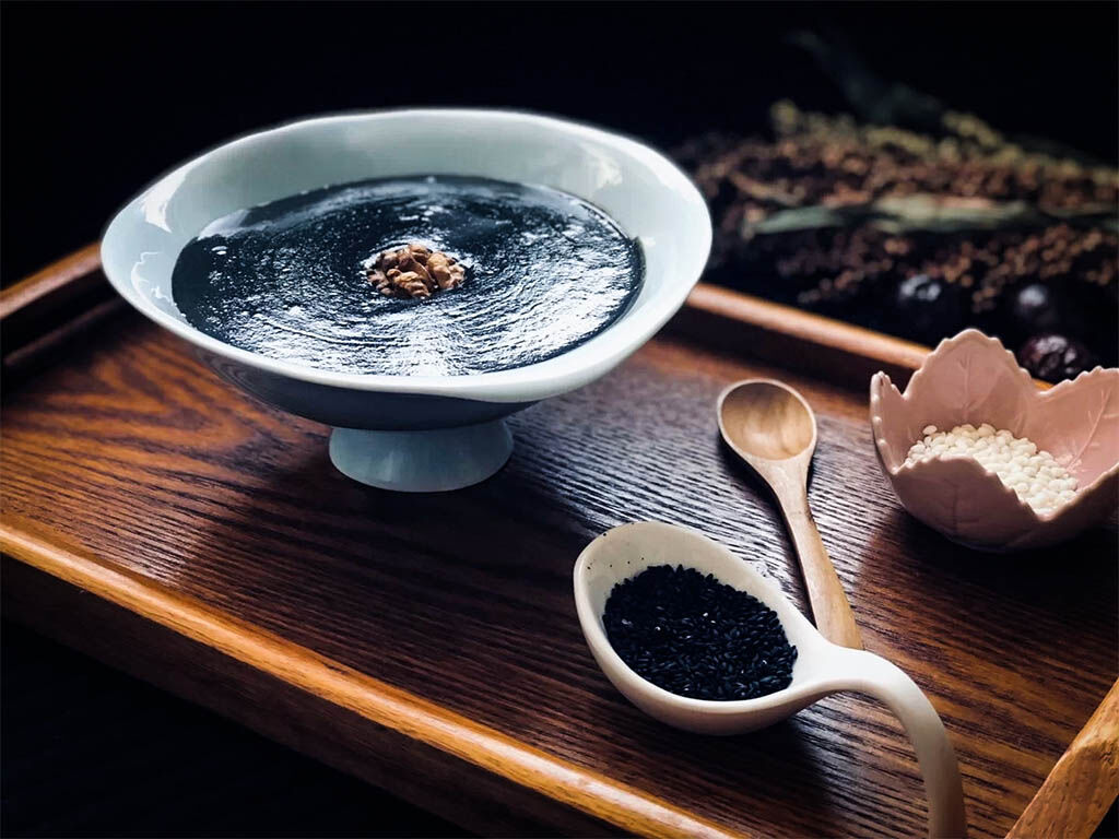 Taste authentic chè mè at Hue’s top dessert spots